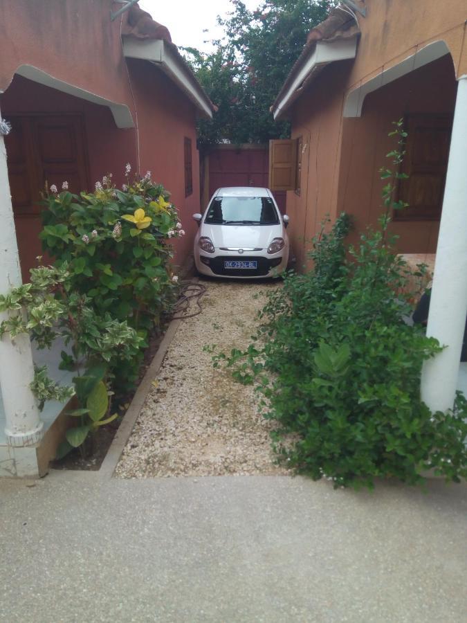 Chez Coumba Et Daniel Bed & Breakfast Saly Portudal Exterior photo