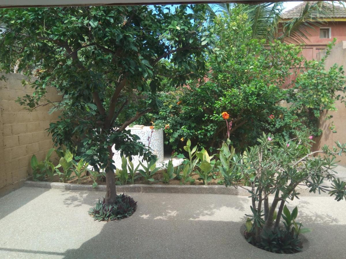 Chez Coumba Et Daniel Bed & Breakfast Saly Portudal Exterior photo