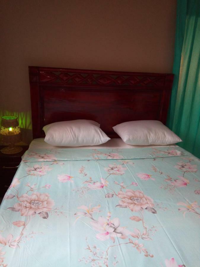 Chez Coumba Et Daniel Bed & Breakfast Saly Portudal Exterior photo
